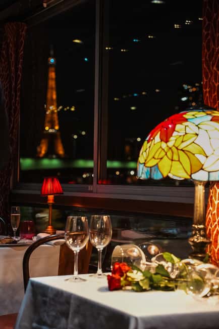 Paris: Seine River Cruise with 3-Course Dinner & Live Music - Service, comfort, and the boat itself