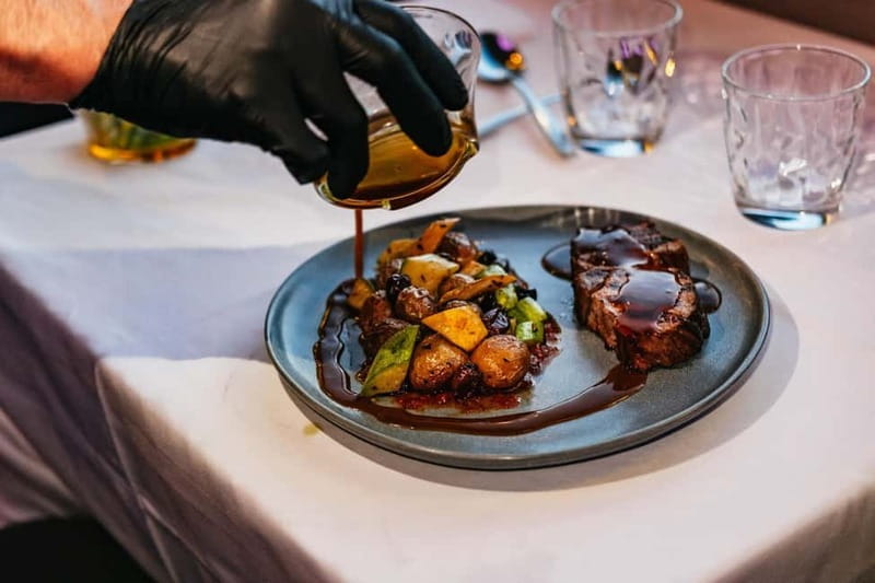 Paris: Seine river Dinner Cruise with 3-Course Gourmet Menu - Should you book Le Diamant Bleu?