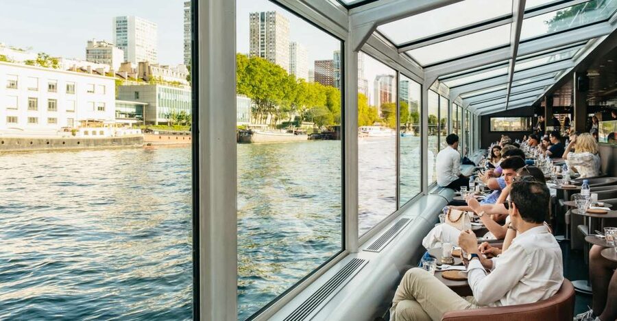 Paris: Seine River Panoramic Views Dinner Cruise - Should you book it?