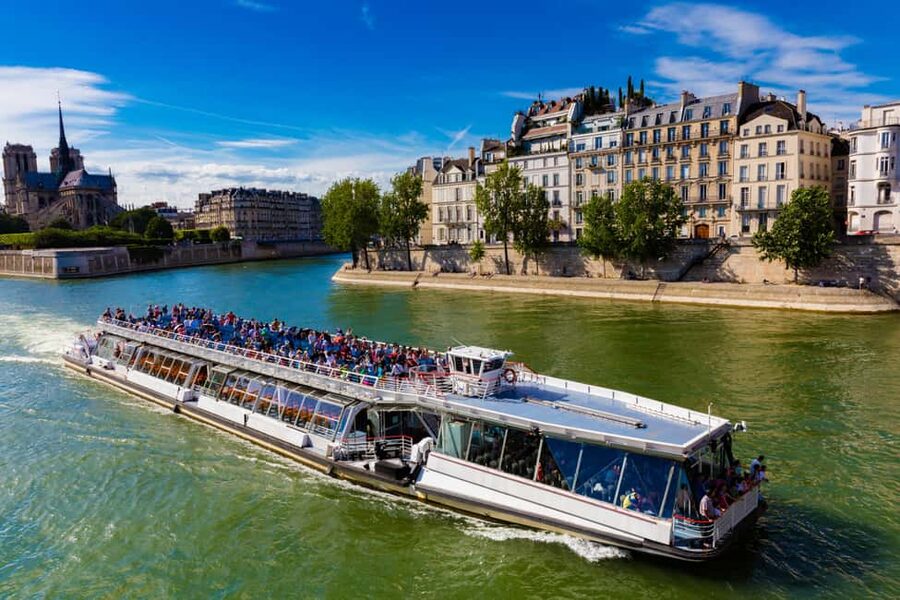 Paris: Seine River Sightseeing Cruise by Bateaux Mouches - The best time to go