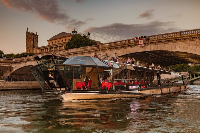 Paris Valentine's Day Dinner Cruise by Bateaux-Mouches - A four-course dinner with French touches