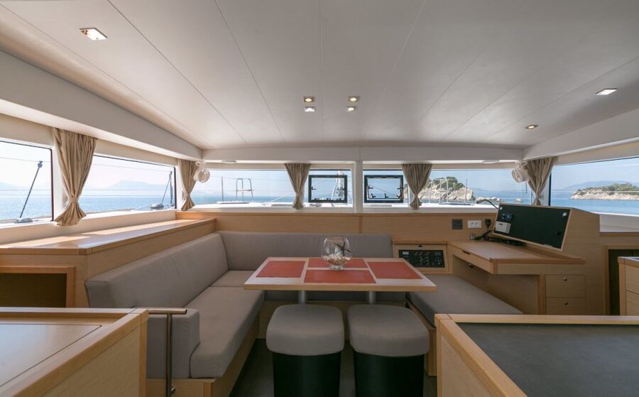 Paros: Private Catamaran Cruise with Lunch, Drinks & SUP - What the private format really changes