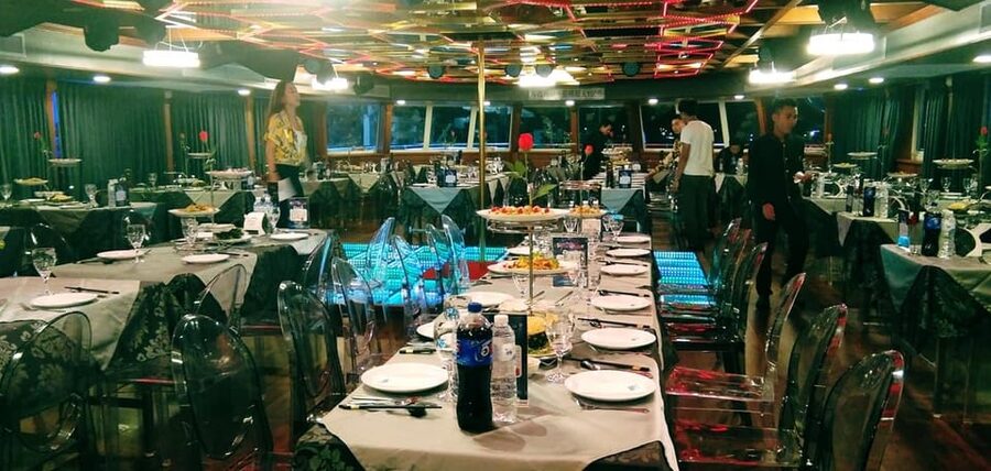 Pattaya: All Star Dinner Cruise, Cabaret Show & Beer Buffet - A Pattaya evening built around dinner and cabaret