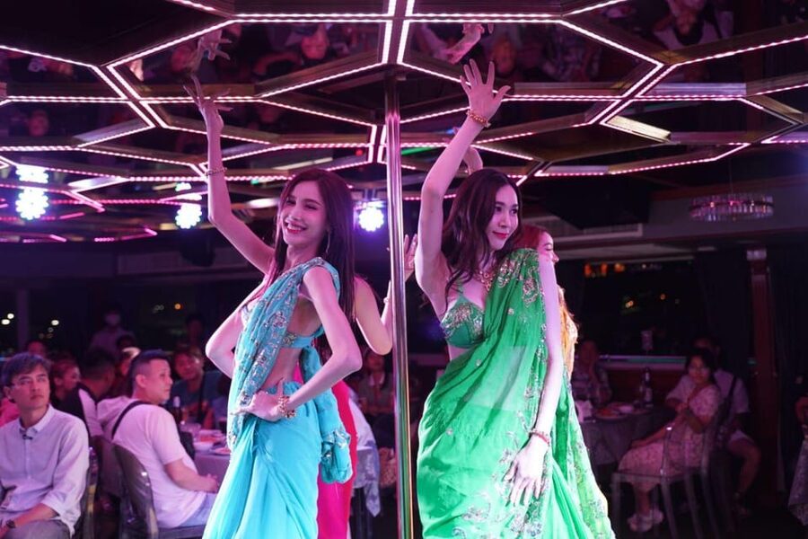 Pattaya: All Star Dinner Cruise, Cabaret Show & Beer Buffet - Photos after the performance