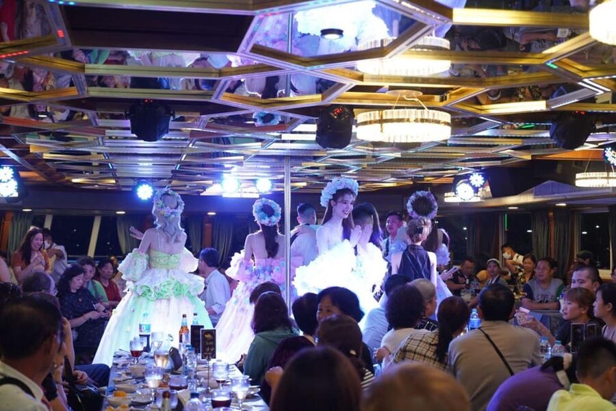 Pattaya: All Star Dinner Cruise, Cabaret Show & Beer Buffet - Drinks, views, and the short sailing window