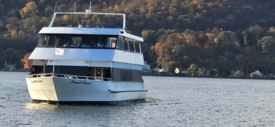 Peekskill: Fall Foliage Brunch Cruise - Key points to know before you book