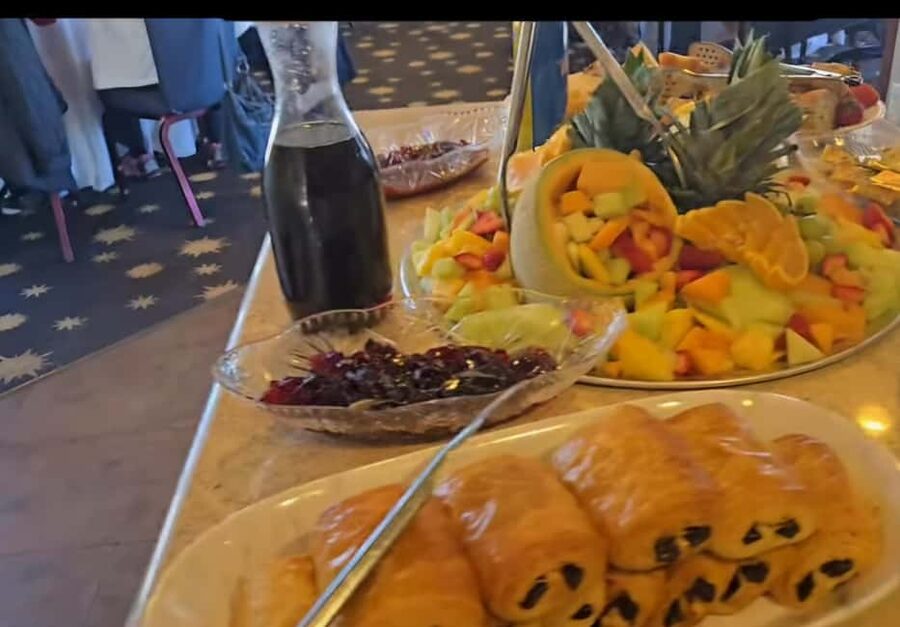 Peekskill: Fall Foliage Brunch Cruise - A brunch buffet with familiar favorites