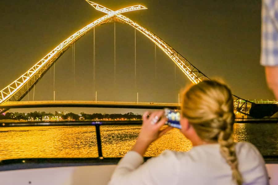 Perth: Swan River Dinner Cruise - The first look at Perth from the water