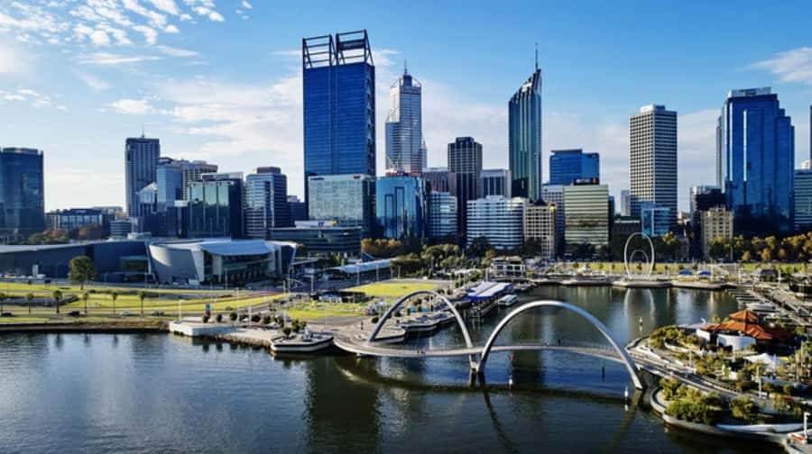 Perth: Swan River Lunch Cruise - The downstream run toward Fremantle