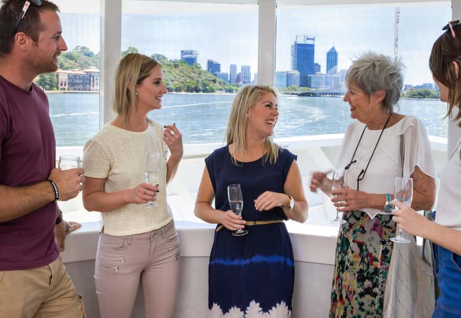 Perth: Swan River Lunch Cruise - Lunch service with Western Australian produce