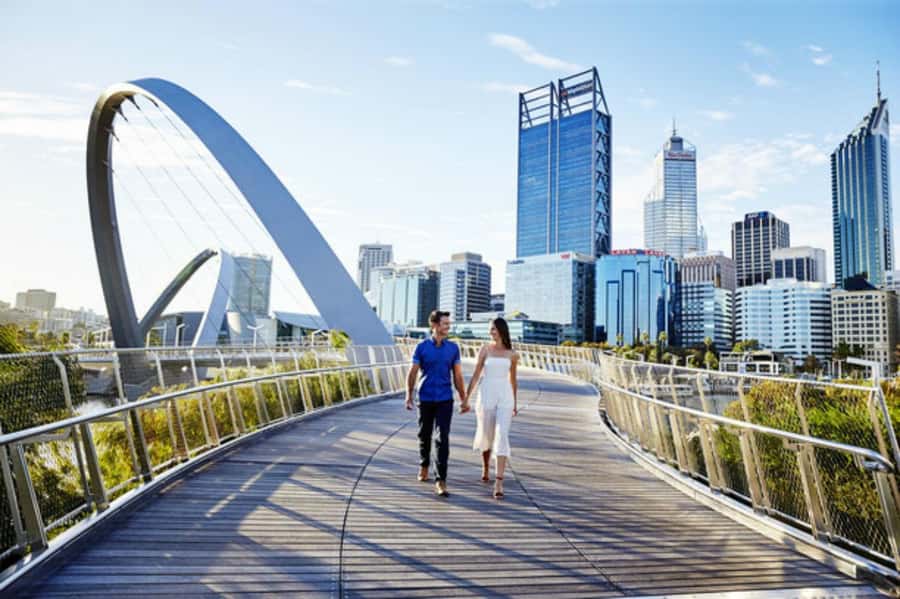 Perth: Swan River Lunch Cruise - Commentary, sound, and the practical trade-off