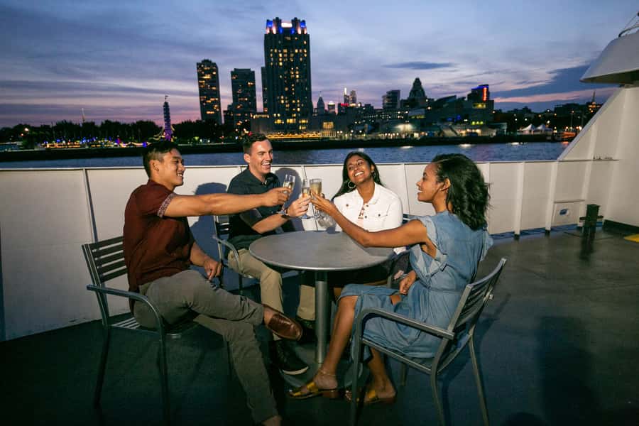 Philadelphia: Buffet Brunch, Lunch, or Dinner Cruise - Who should book this cruise?