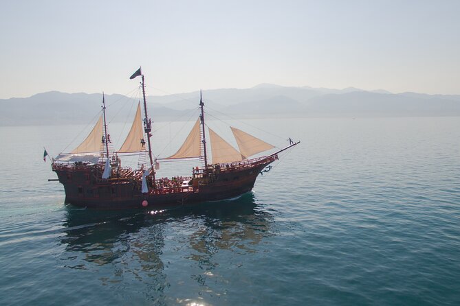 Pirate Ship Premium Dinner Cruise with Show - Key points to know before booking