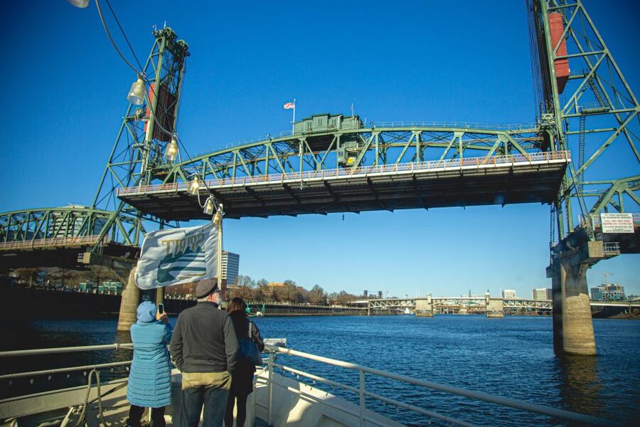 Portland: 2-Hour Lunch Cruise Through Downtown - Should you book the Portland lunch cruise?