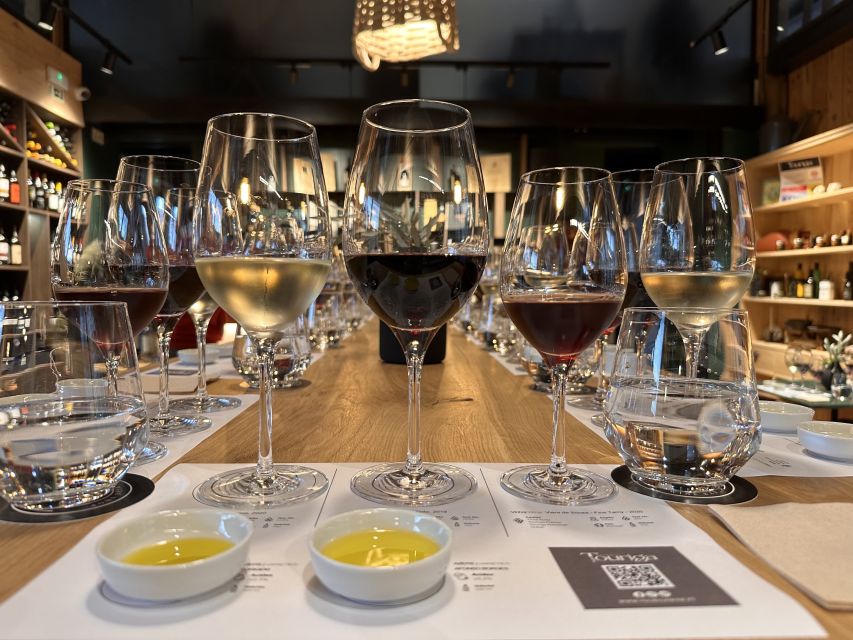 Porto: Douro Valley Tour with Wine Tasting, Cruise and Lunch - Comfort, access, and who should book