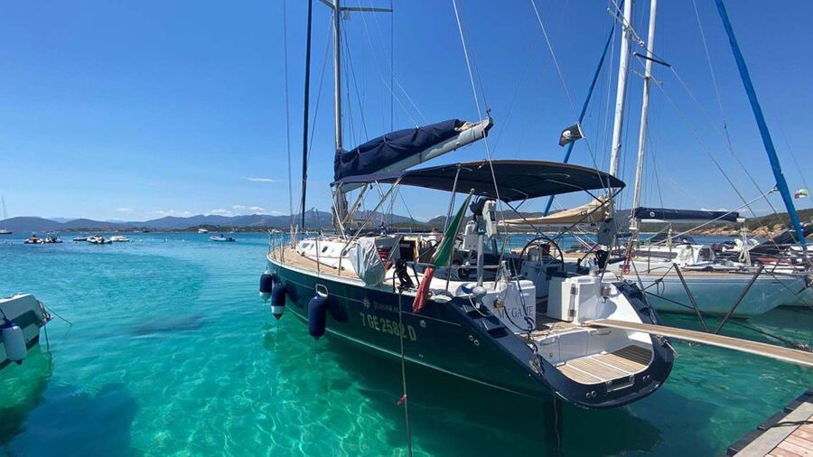Porto San Paolo: Tavolara Island Sailboat Cruise with Lunch - Swimming from the boat or relaxing on shore