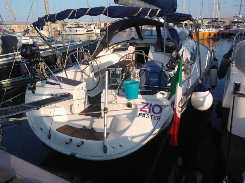 Porto San Paolo: Tavolara Island Sailboat Cruise with Lunch - Tavolara and Molara by sail