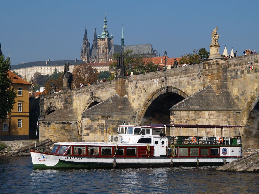 Prague: 2-Hour Lunch Cruise on the Vltava River - Getting from Old Town Square to the boat