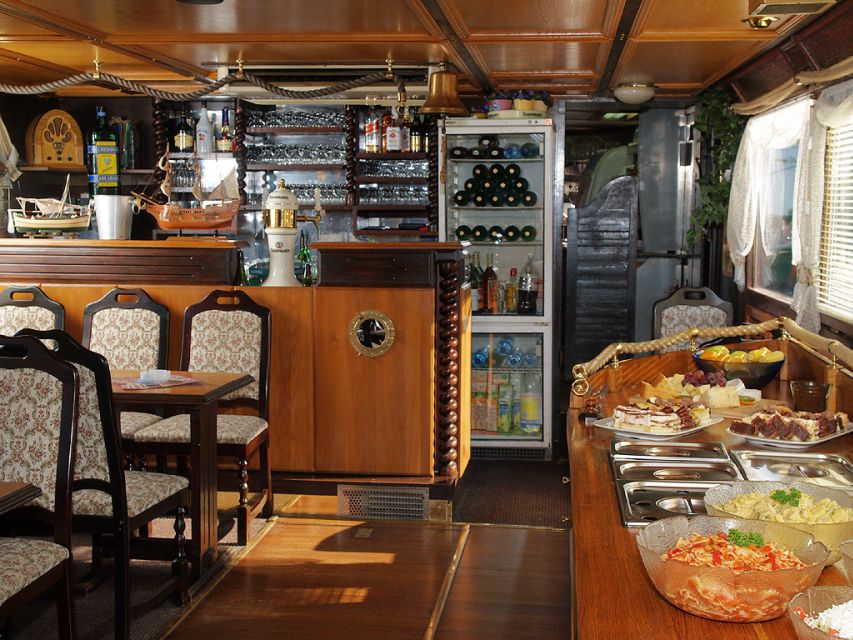 Prague: 2-Hour Lunch Cruise on the Vltava River - Who will enjoy this cruise most?