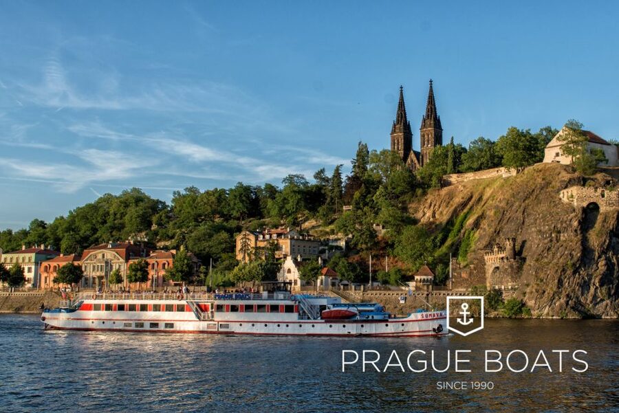 Prague: 3-hour Evening River Cruise with Dinner - How the price compares with the experience