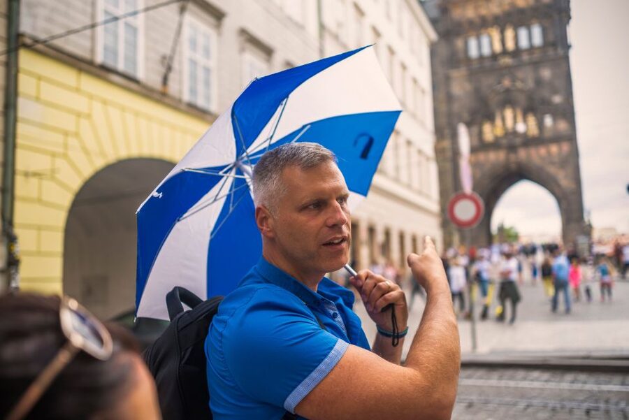 Prague: 6-Hour Tour with River Boat Cruise and Lunch - The Main Strengths and Limitations