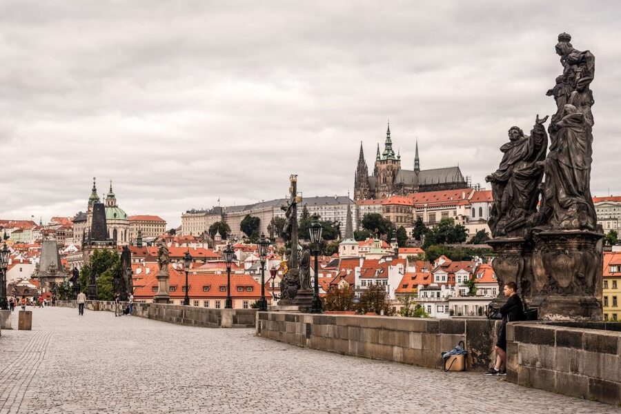 Prague: 6-Hour Tour with River Boat Cruise and Lunch - Lunch Back in Old Town