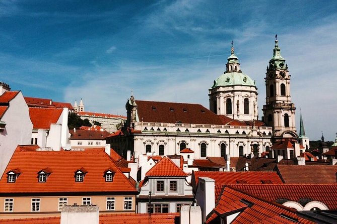 Prague: Bus Tour, Walking Tour, River Cruise and Lunch - A fast route through Prague’s biggest sights