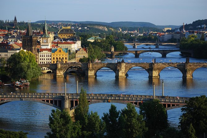 Prague: Bus Tour, Walking Tour, River Cruise and Lunch - Prague Castle: one hour at the city’s high point