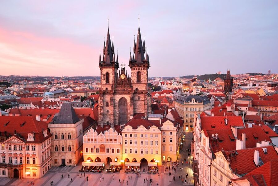 Prague: Castle and Jewish Quarter Tour with Cruise and Lunch - Charles Bridge and Lesser Town set the scene