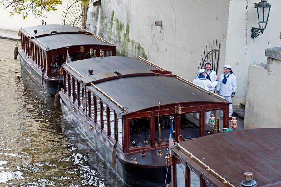 Prague: Castle and Jewish Quarter Tour with Cruise and Lunch - Is $100 a fair price?