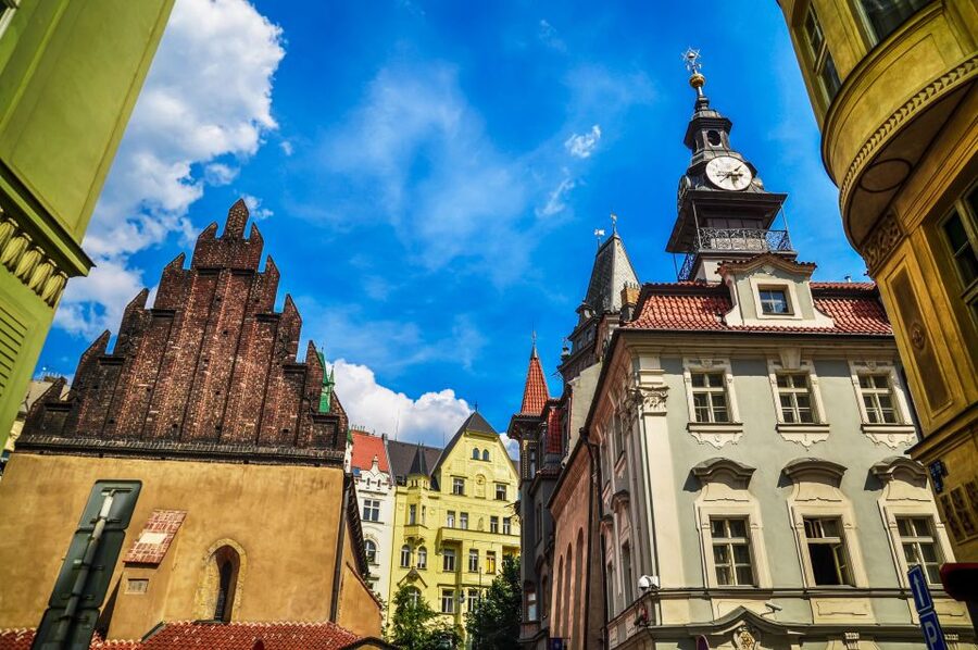Prague: Castle and Jewish Quarter Tour with Cruise and Lunch - Who should book this six-hour route?