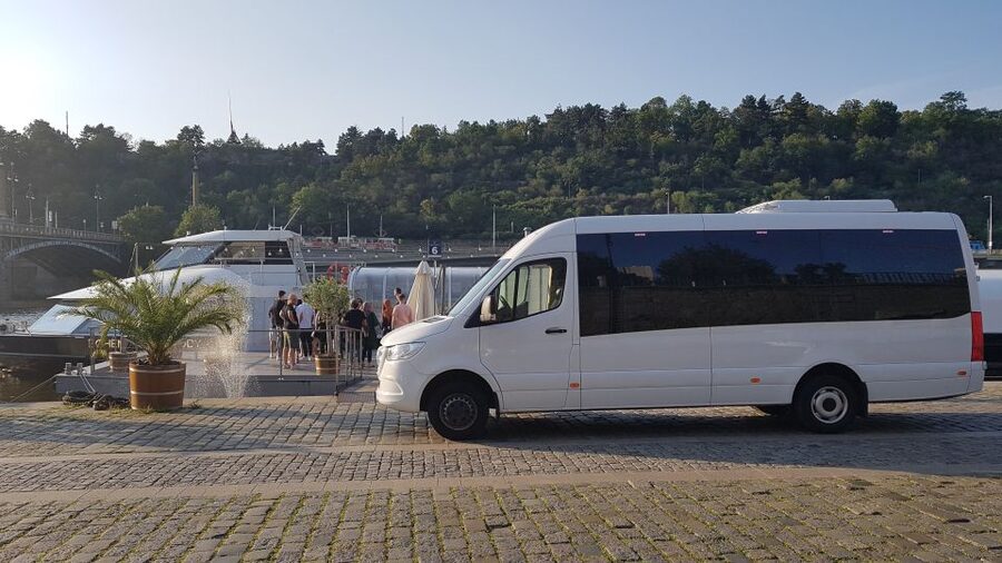 Prague: City Tour and Dinner Cruise with Hotel Pickup - Hotel pickup and practical comfort