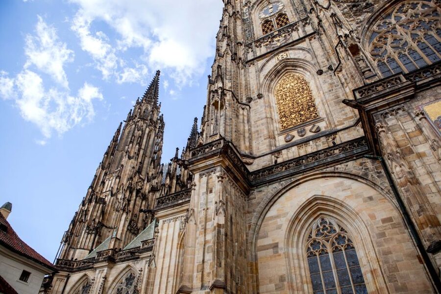 Prague: Full-Day Sightseeing Tour with Cruise and Lunch - Old Town Square delivers Prague’s familiar symbols