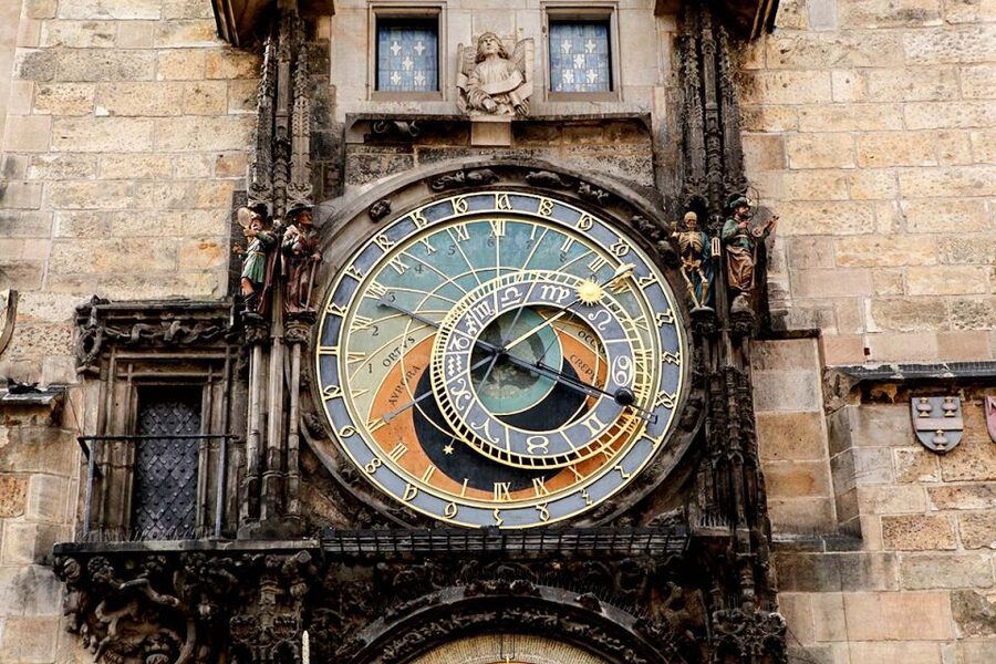 Prague: Full-Day Sightseeing Tour with Cruise and Lunch - Josefov adds a more serious chapter