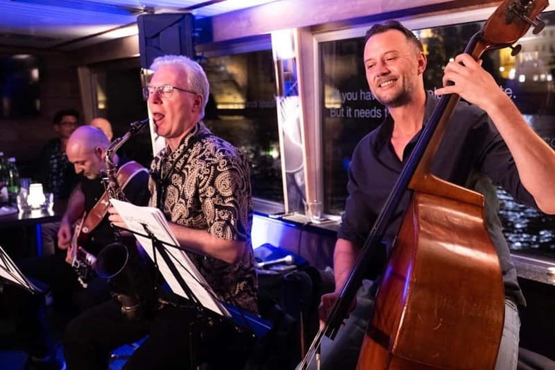 Prague: Jazz Boat Popular Live Jazz Dinner Cruise - Three jazz sets across 150 minutes