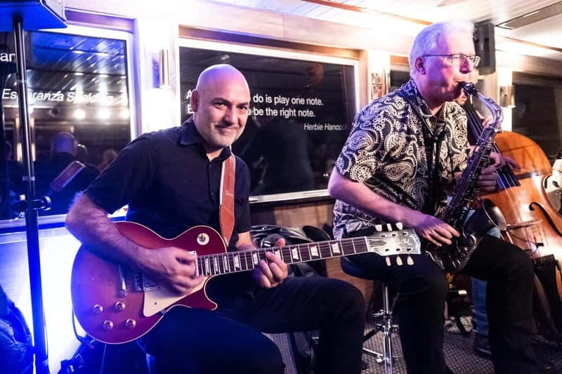 Prague: Jazz Boat Popular Live Jazz Dinner Cruise - Dinner choices and what the meal adds