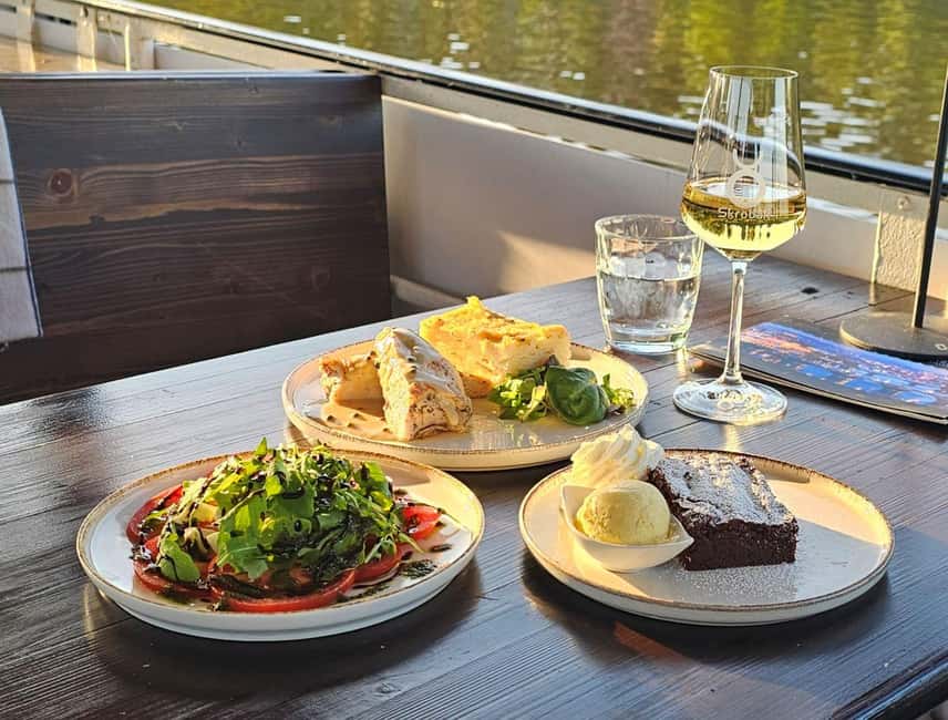 Prague: Lunch Cruise on the Vltava with 3-Course Menu - Key points at a glance
