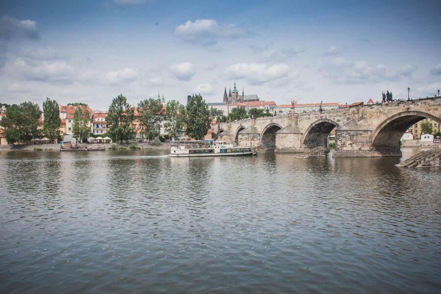 Prague: Lunch Cruise on Vltava River with open Buffet - Charles Bridge from the Vltava