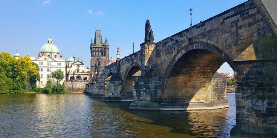 Prague: Lunch Cruise on Vltava River with open Buffet - Lesser Town and the riverfront