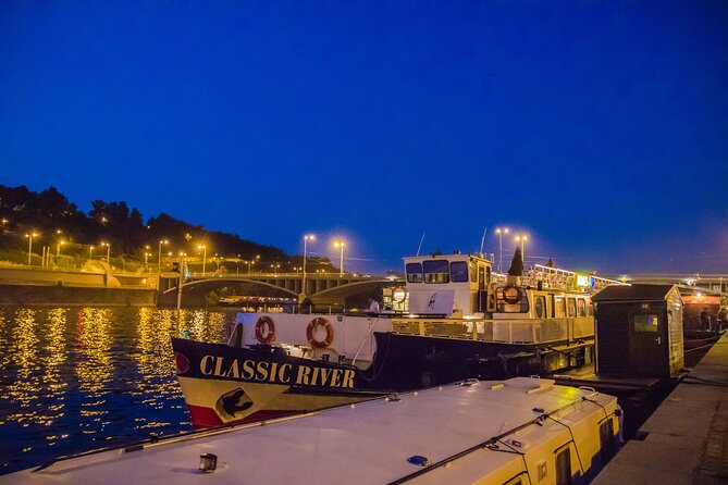 Prague: Sightseeing Boat Cruise with Buffet Dinner - What the $59.23 price really covers