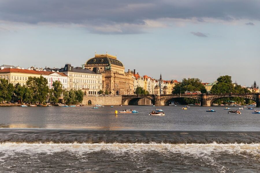 Prague: Sightseeing Dinner Cruise on Open-Top Glass Boat - Live Music Changes the Mood