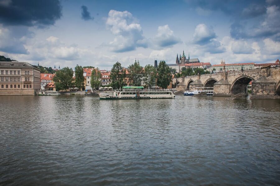 Prague: Vltava River Evening Dinner Cruise - What the Vltava cruise actually gives you
