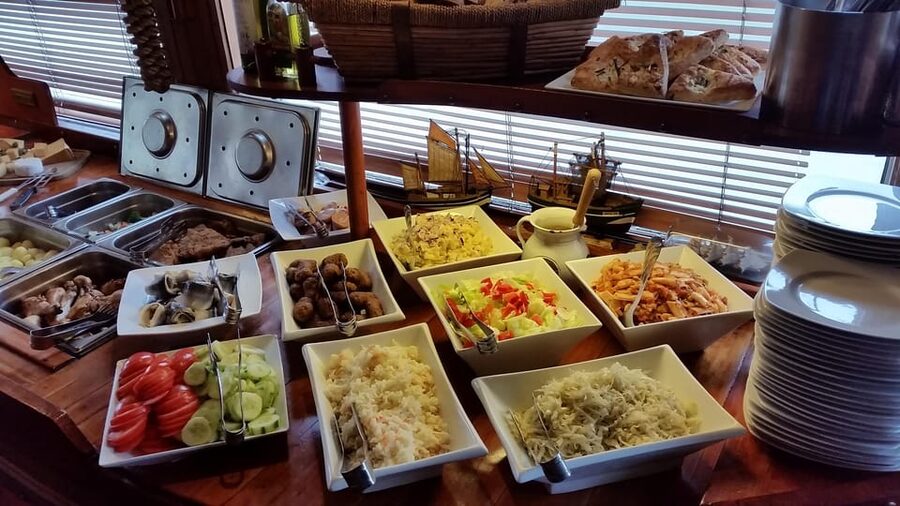 Prague: Vltava River Evening Dinner Cruise - Dinner on board: convenient, but not a food tour