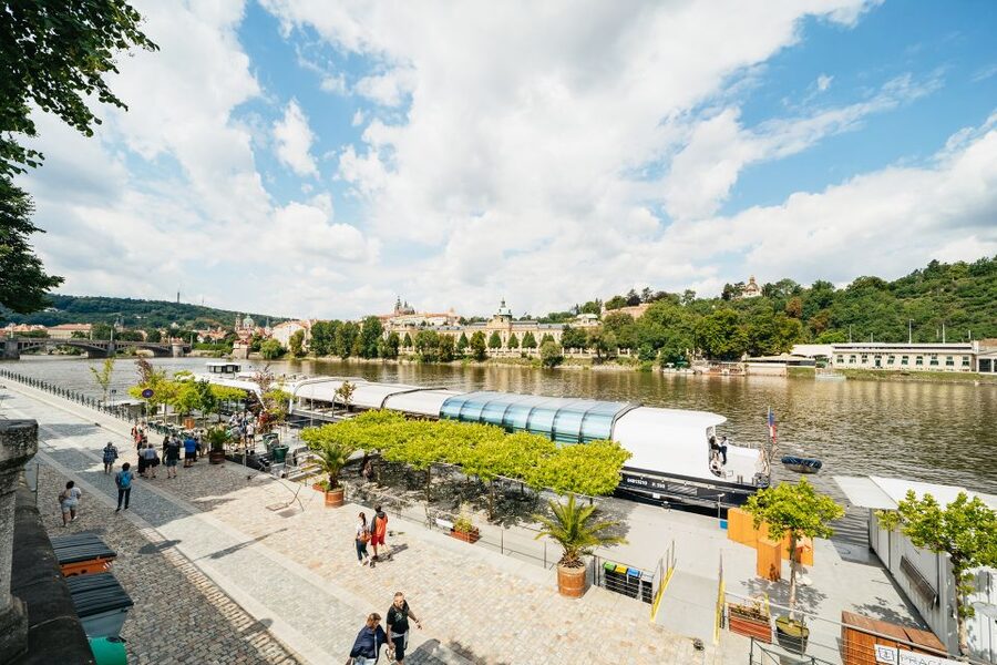 Prague: Vltava River Lunch Cruise in an Open-Top Glass Boat - Why a Vltava lunch cruise works so well