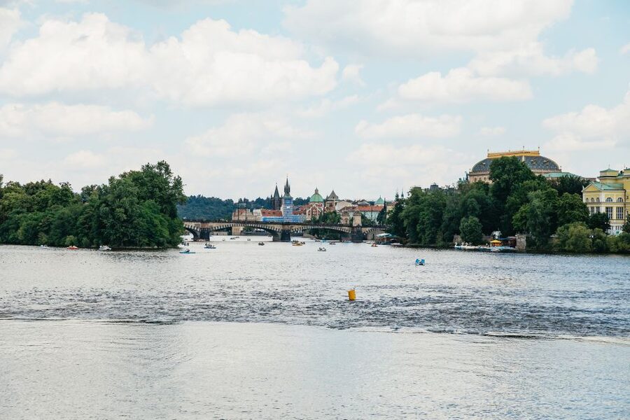 Prague: Vltava River Lunch Cruise in an Open-Top Glass Boat - Lunch on the Vltava