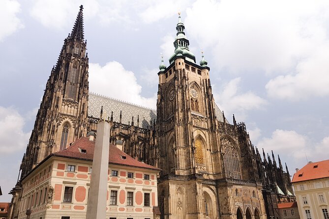 Prague Walking Tour with River Boat Cruise and Lunch - 6 hours - The 50-minute Vltava River cruise
