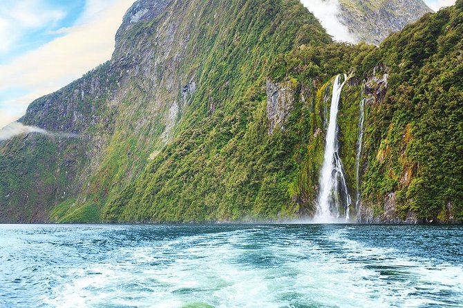 Premium Milford Sound Tour, Cruise & Lunch from Te Anau - The Homer Tunnel is part of the adventure