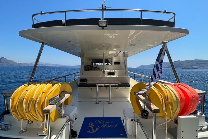 Private Full-Day Motor Yacht Cruise with Meal, Open Bar+Transfers - Palea Kameni and the sulfur springs