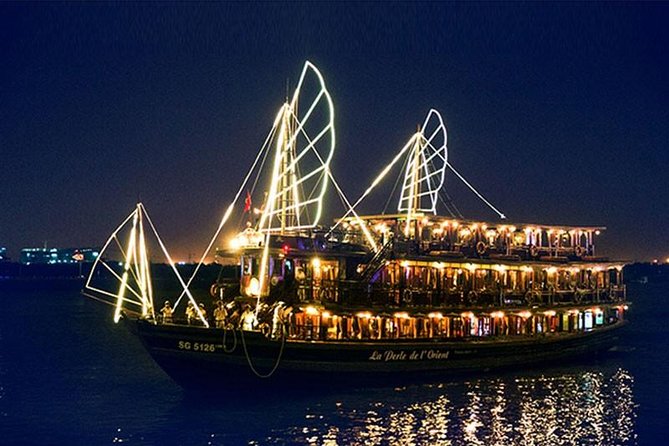 Private Ho Chi Minh by Jeep Evening Tour and Dinner Cruise - City Hall and the French colonial center