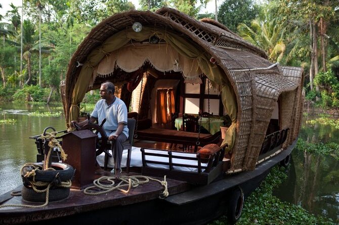 Private Kerala Backwaters Houseboat Cruise with Lunch from Kochi - Key points before you book